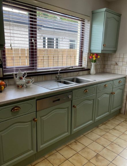 Green shaker kitchen colour change respray